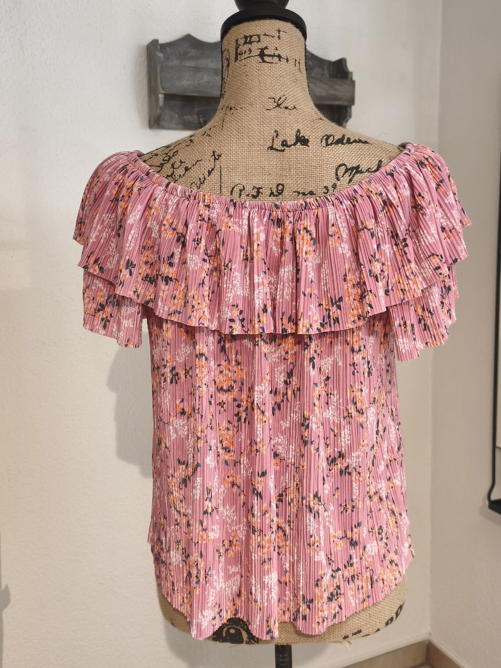 C&A Camicette: Clockhouse Bluse Pink Blumenmuster Rüschen Grösse XL – Nuovo (secondo la descrizione) da Emmetten venduto da SecondhandSiska 2