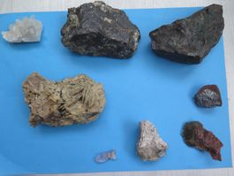 Mineraliensammlung 8 Stück, Magnetit, Baryt, Amethyst Zepter
