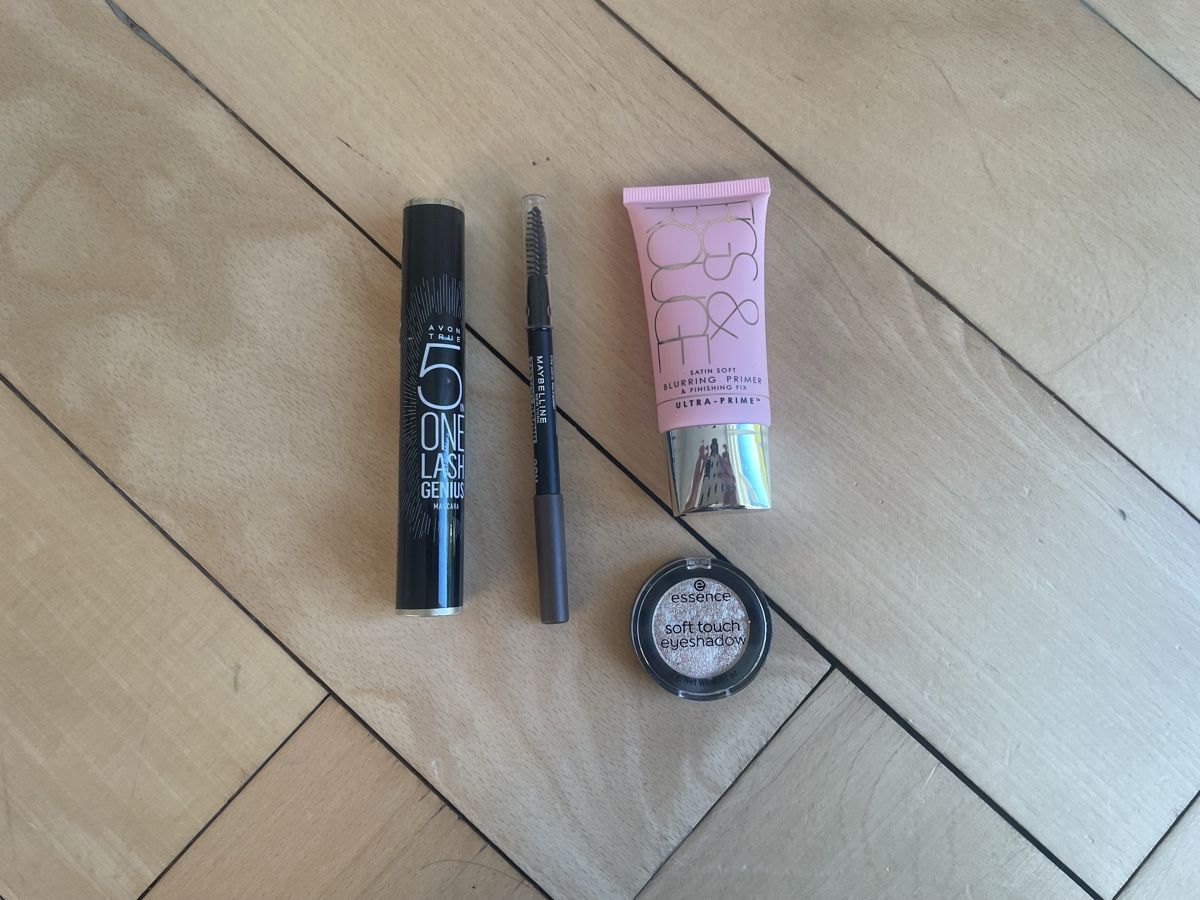 Make-up: Make-up Set: Mascara, Primer, Lidschatten, Augenbrauenstift – Neu und originalverpackt aus Zürich von ali_v5n8