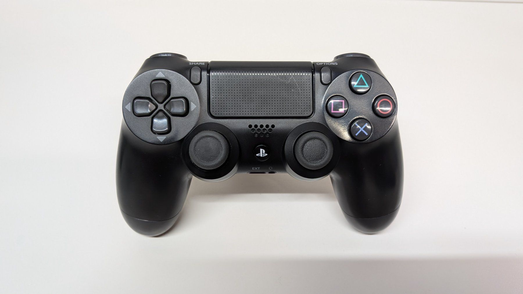 Sony Console: PlayStation 4 Pro mit 2 Controller – Usato da Menziken venduto da mame18 1