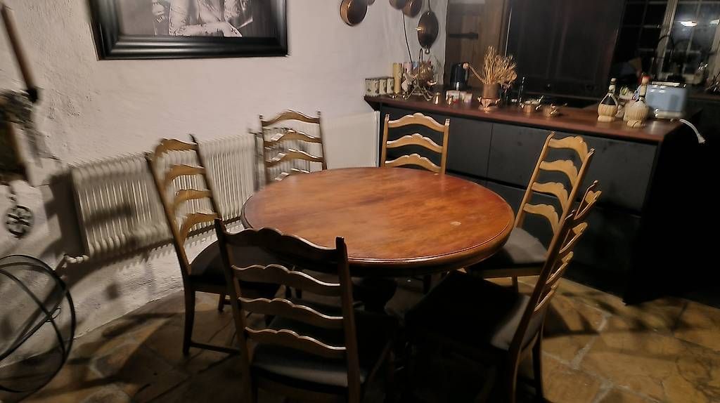 Tische: Tisch mit Stühlen – Gebraucht aus Gümmenen von PhilsOnlineShop 2