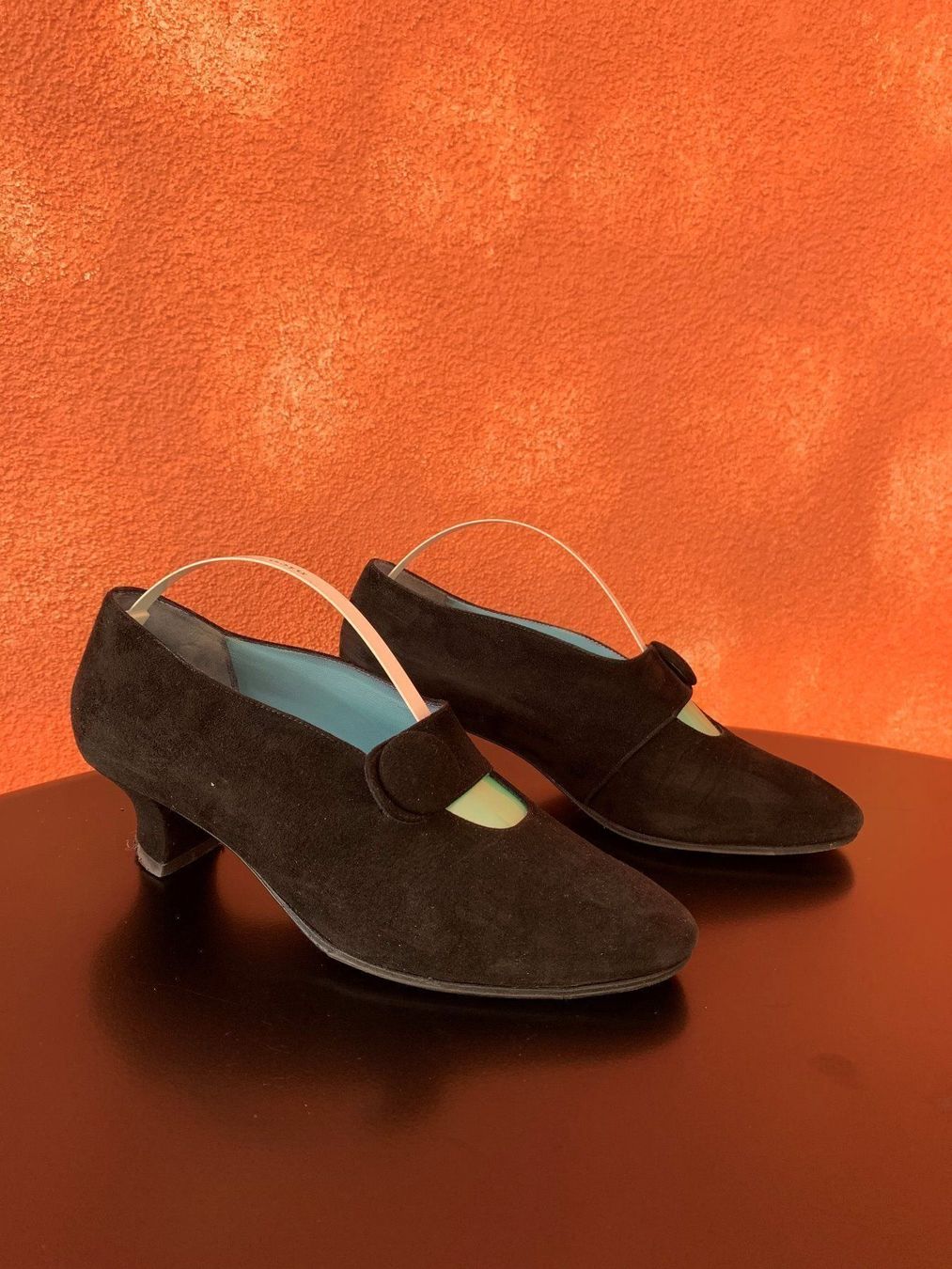 Scarpe da donna: THIERRY RABOTIN: Schwarze Wildleder-Pumps, 36,5 – Usato da Luzern venduto da paulablue 3