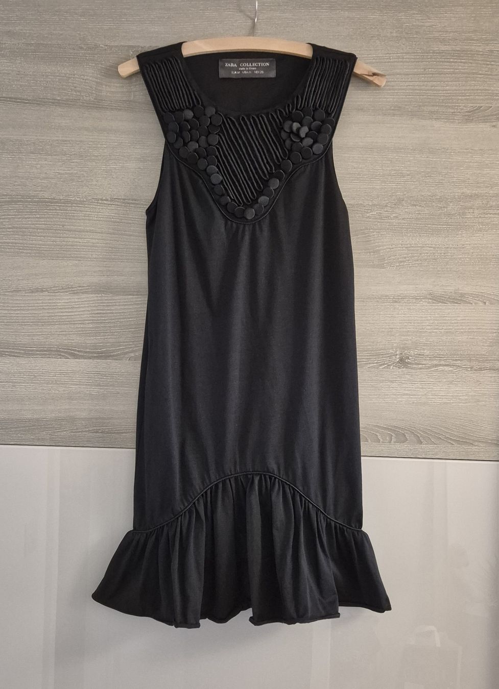 Zara Robes: Robe noire Zara – Neuf (Voir description) à Cheseaux-sur-Lausanne par Nono031