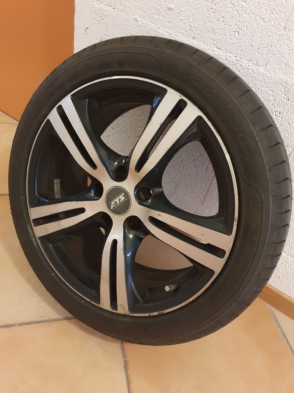 Pneus & Kompletträder: Urgent 4 roues complètes été / 225/45 R17 – Gebraucht aus Signy von fra_r56r