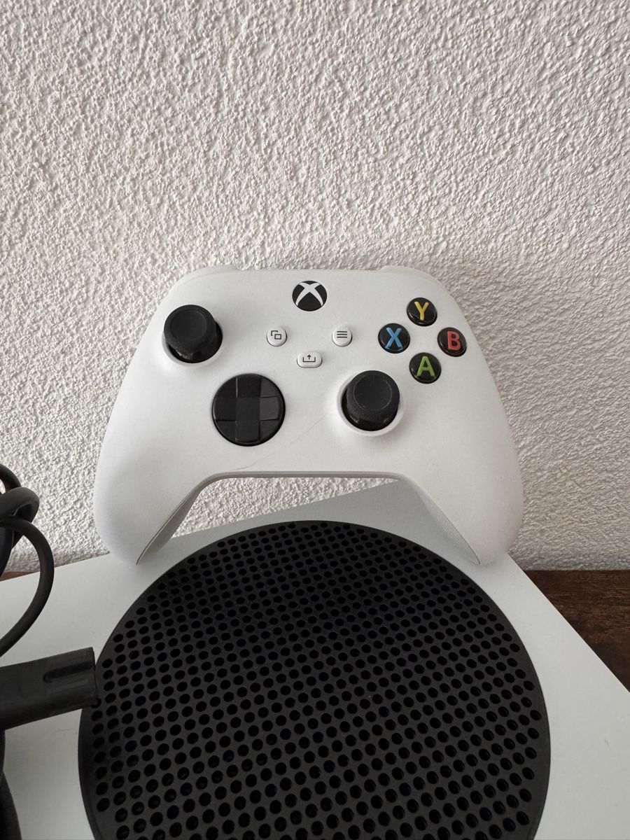 Microsoft Console: Xbox Series S Konsole mit Controller und Kabeln – Nuovo (secondo la descrizione) da Teufen AR venduto da jam_2vrw 2