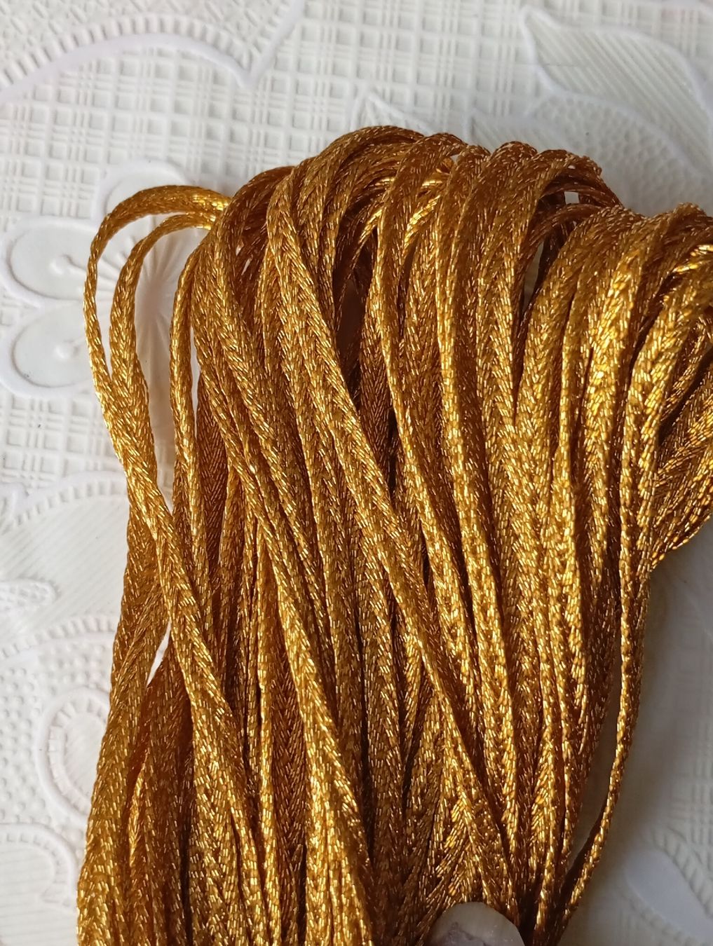 Kit bricolage: Gold colored craft cord new condition – Nuovo (secondo la descrizione) da Bern venduto da pav_8b6j 4