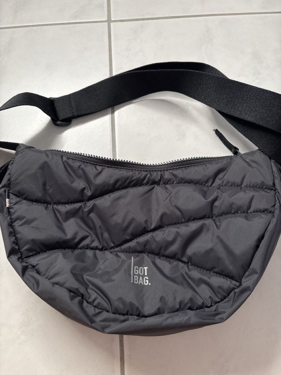 Borse: Got Bag wavy puffer Moon Bag small – Nuovo (secondo la descrizione) da Safenwil venduto da sabikie