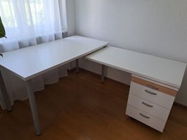 Schreibtisch ein- und ausklappbar zu Ecktisch mit Korpus
