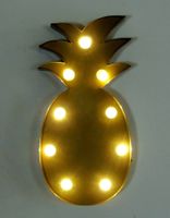 Applique murale Ananas en métal doré