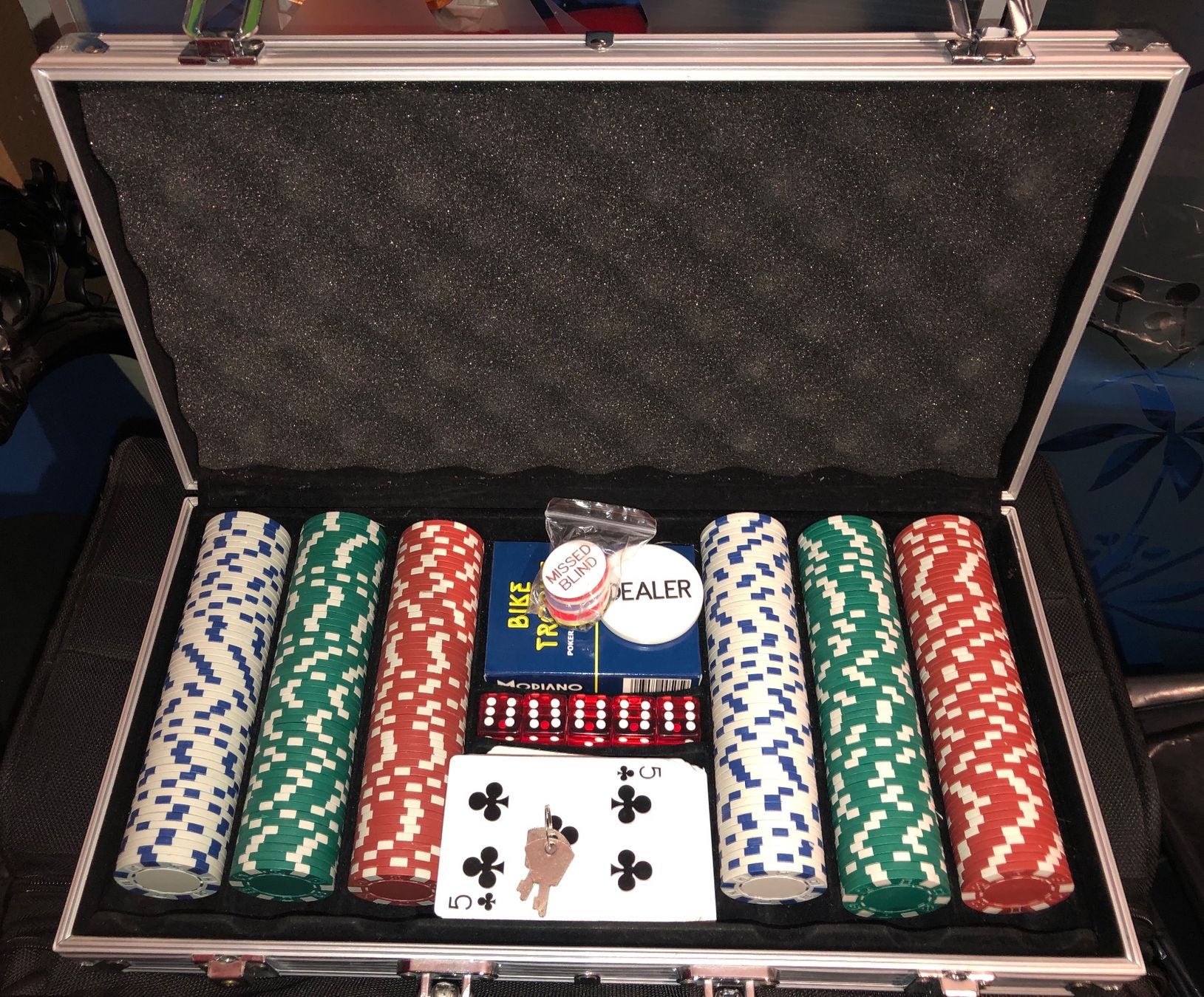 Giochi: • Poker-Set mit Koffer • – Usato da Basel venduto da mendoza13