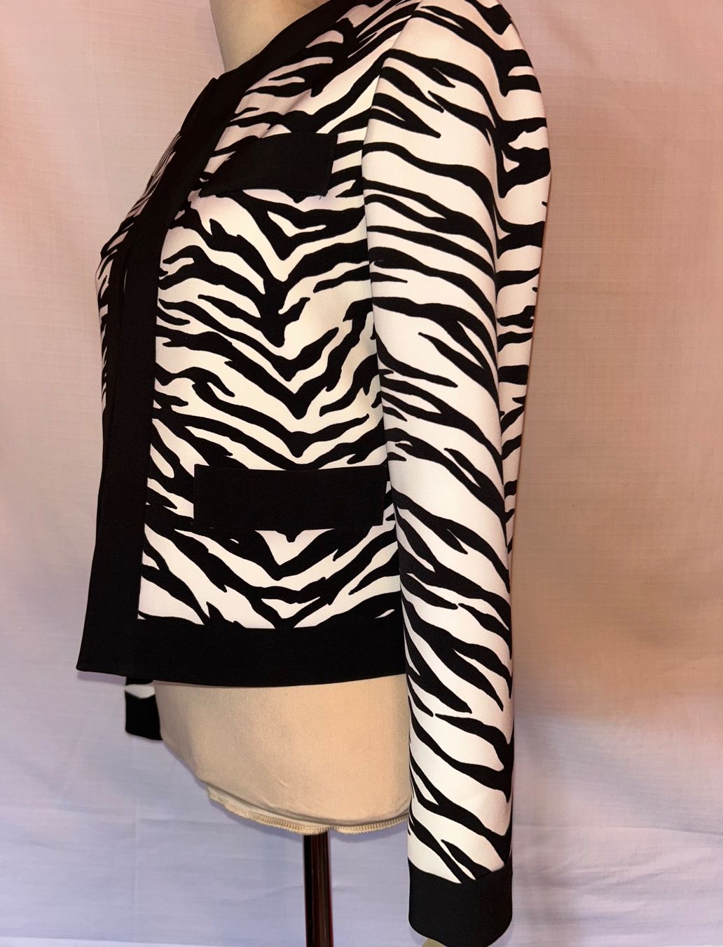 Moschino Jacken: Moschino Cheap and Chic Blazer – Neu und originalverpackt aus Davos Dorf von Juszy-Shop 1