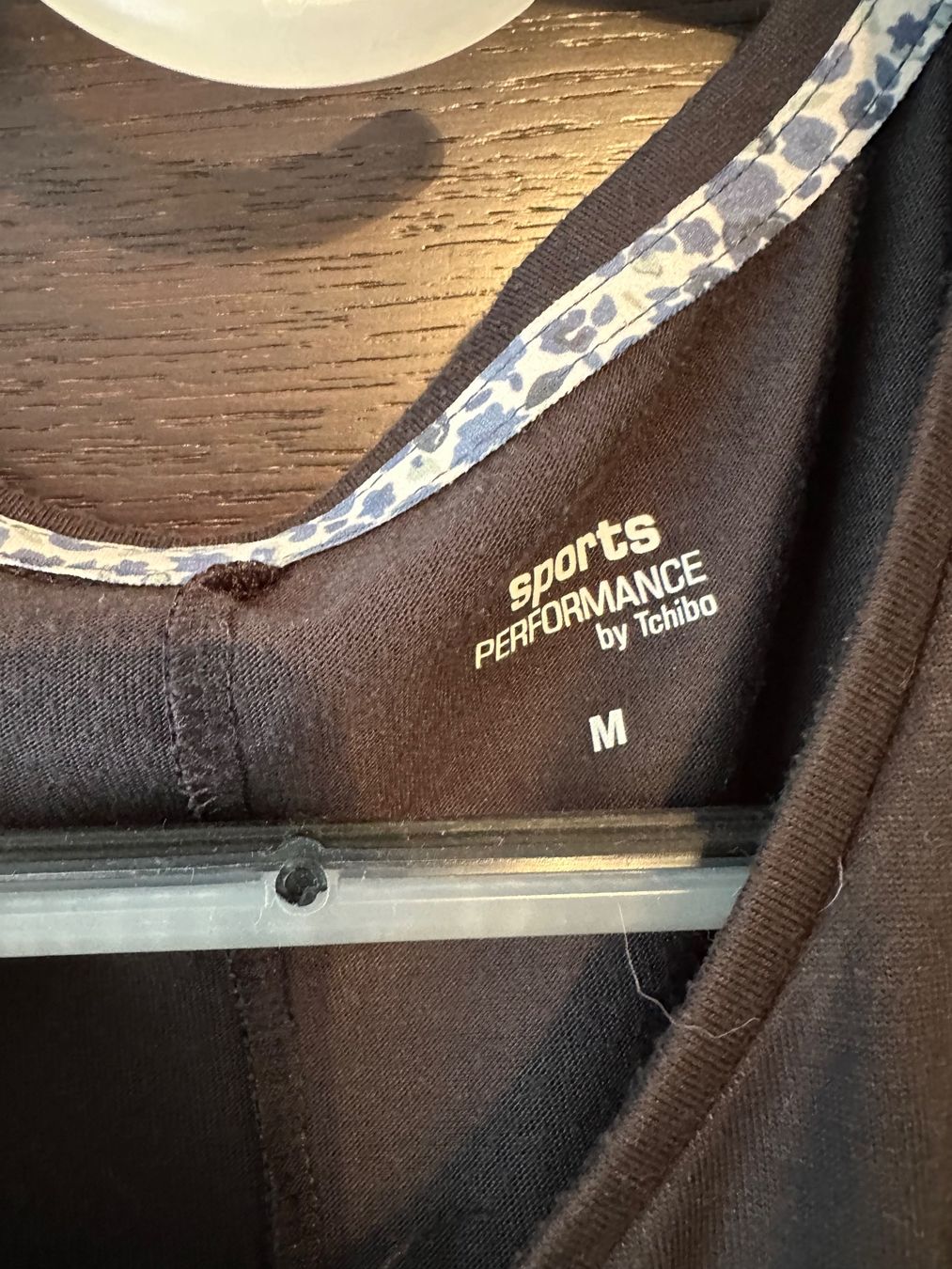 Canottiere & Pantaloni: 2 Yogashirts grau und schwarz 40 – Usato da Altendorf venduto da Eastwick4 4