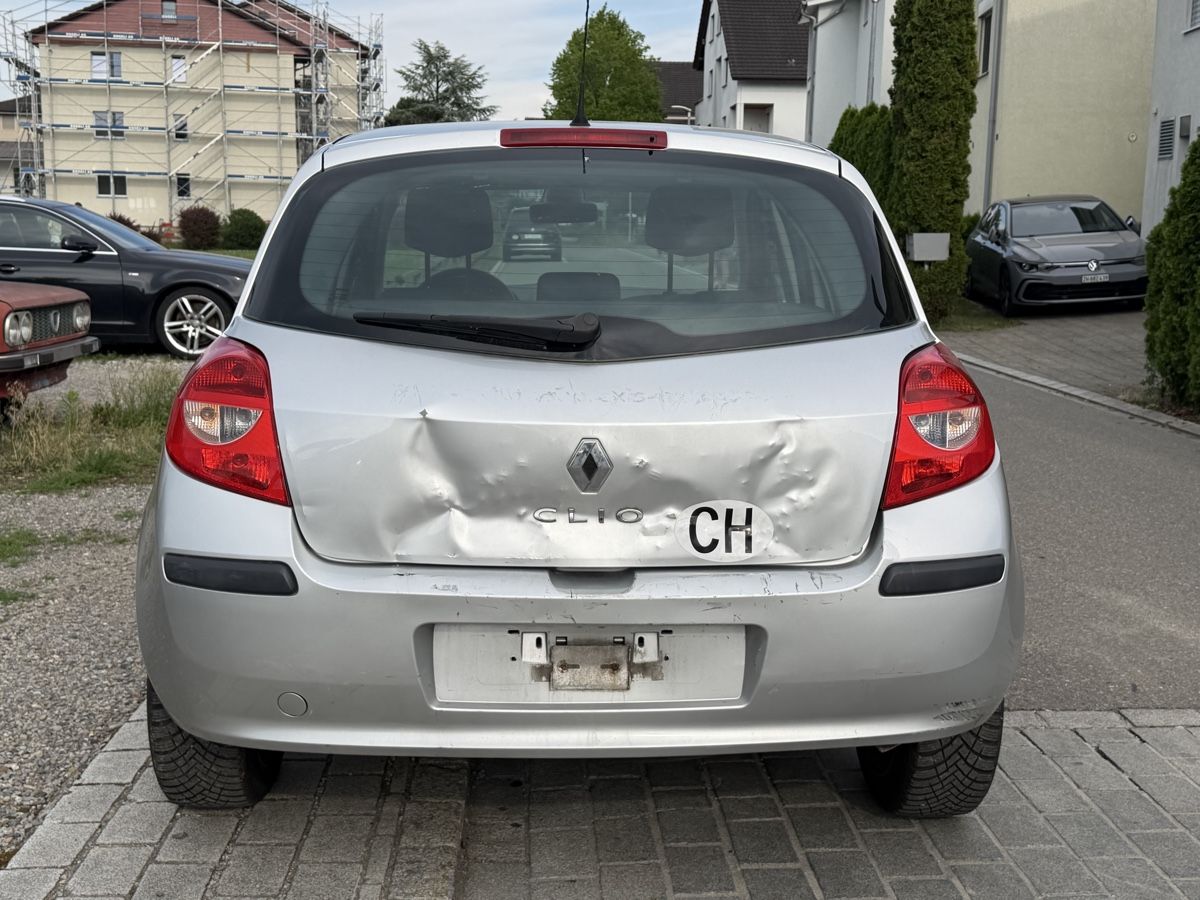 Renault Automobili: Renault Clio 1,6 Benzin AB MFK  – Usato da Amriswil venduto da Autocent 3