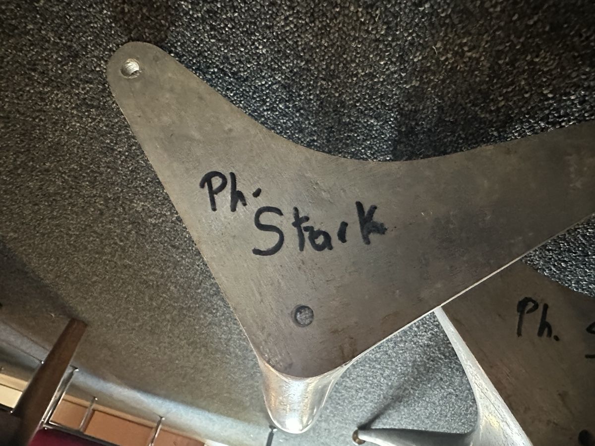 Altri mobili: Philip Stark Pieds de Tables – Usato da Vevey venduto da Dborg 3