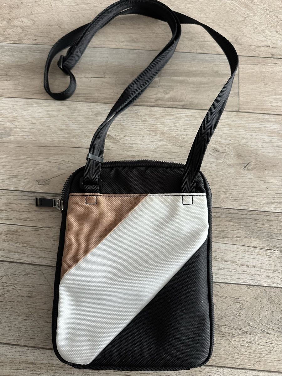Hugo Boss Borse: Herren Kleine Tasche – Nuovo (secondo la descrizione) da Emmenbrücke venduto da Marktonline 1