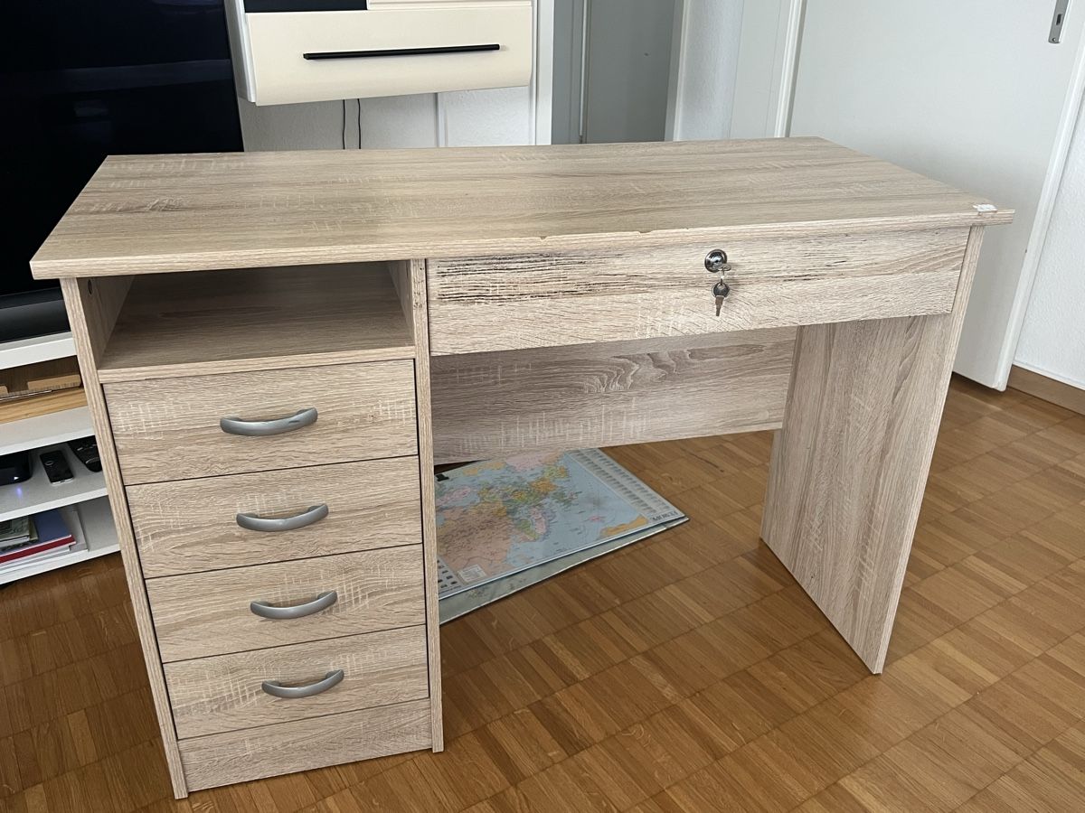 Scrivanie: Bürotisch Gratis – Usato da Adliswil venduto da shan2208