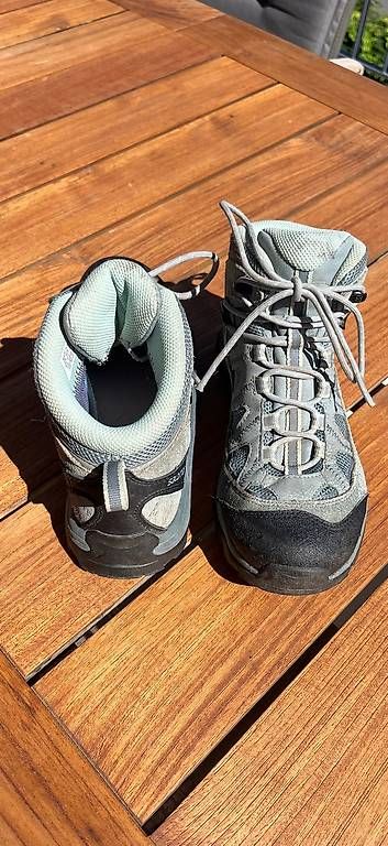 Damenschuhe: Wanderschuhe Salomon 37 Gore Tex – Gebraucht aus Kastanienbaum von pet_57dn 1