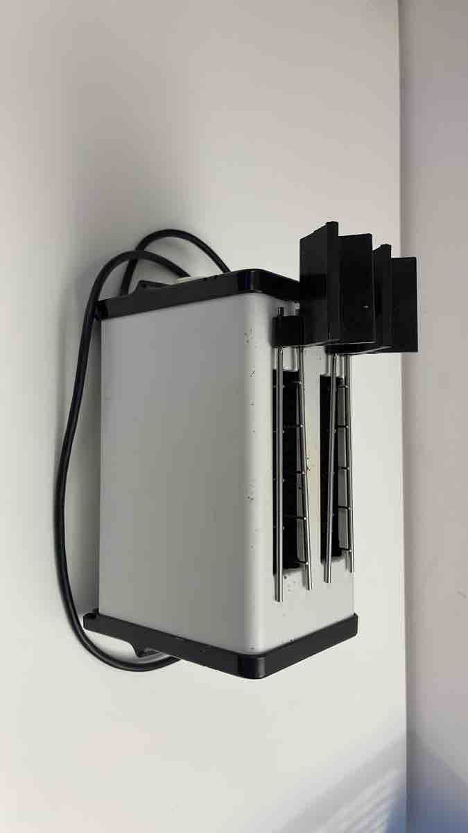 Appareils de cuisine: Toaster silber/schwarz gebraucht – D'occasion à Boningen par LAZ