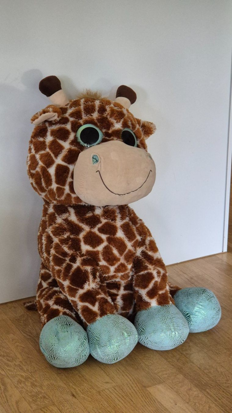 Giocattoli: Grosse Plüschtier Giraffe (sitzend 90cm) ab 10.- – Usato da Zug venduto da jpawlo 1
