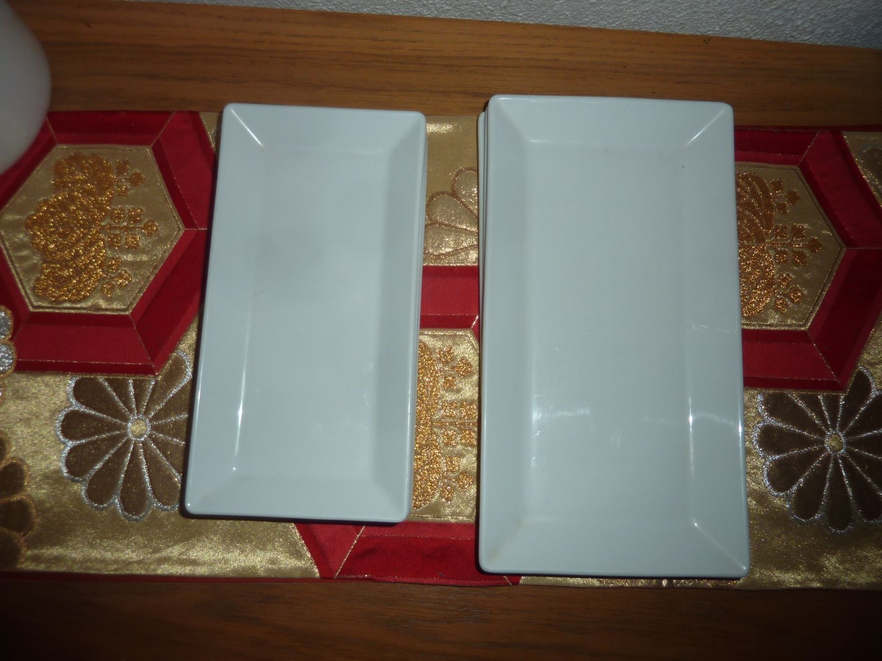 Services de table: lot d'assiettes et théière – D'occasion à geneve par chriztel 3