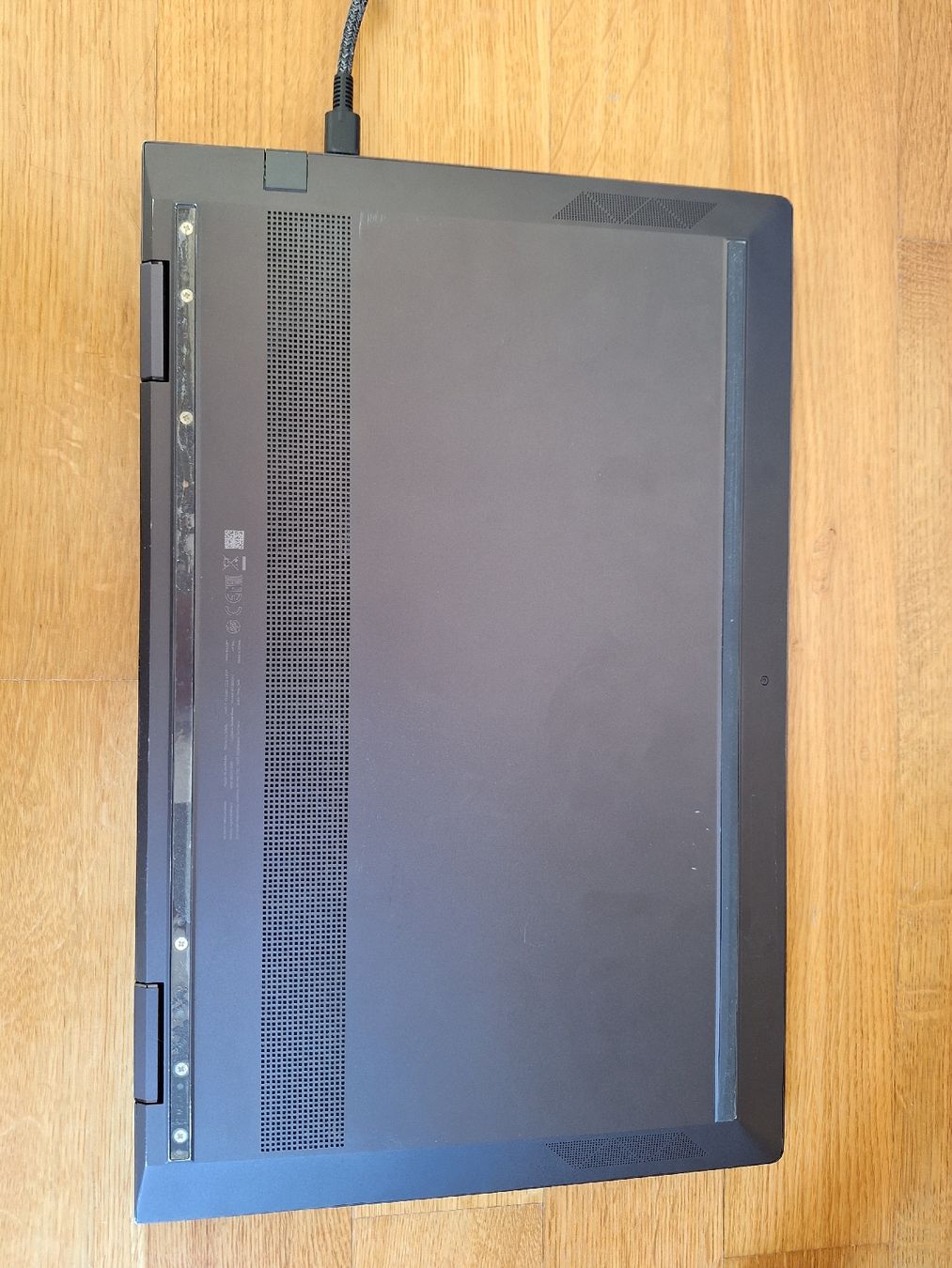Hewlett Packard Notebooks: HP Envy X360 15" - Bildschirm defekt – Defekt aus Zürich von Nina077 4