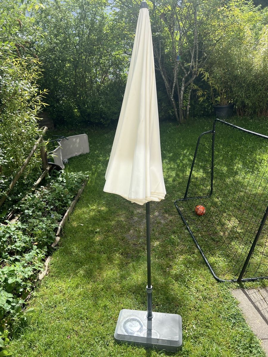 Ikea Ombrelloni: Sonnenschirm Ikea mit fuss – Usato da Altstätten SG venduto da ruf_7sp5 1