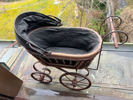 Antiker Kinderwagen
