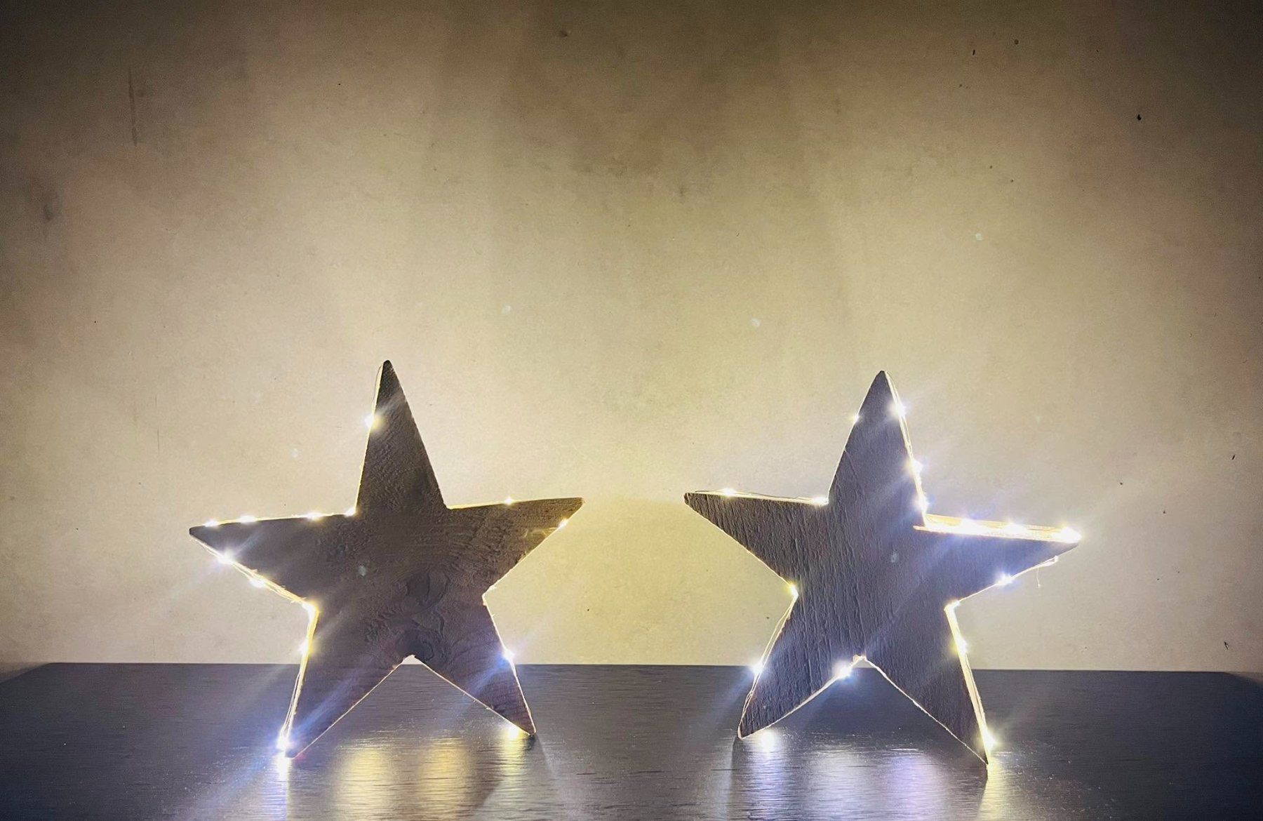 Tutte le decorazioni: Stelle decorative in legno – Nuovo (secondo la descrizione) da Comano venduto da nadiamvr