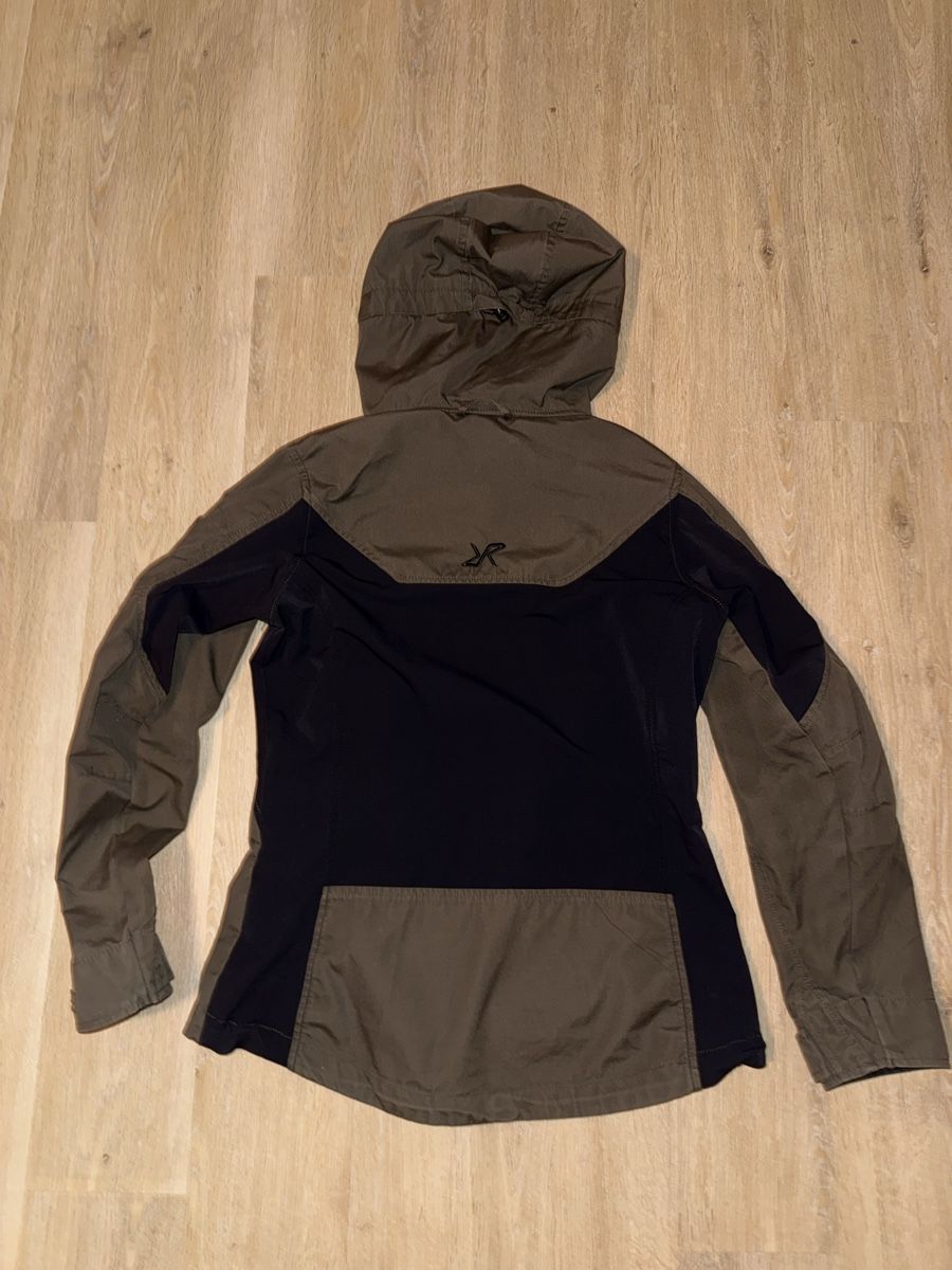 RevolutionRace Giacche: RevolutionRace Damen Jacke – Usato da Triesenberg venduto da elfchen96 3