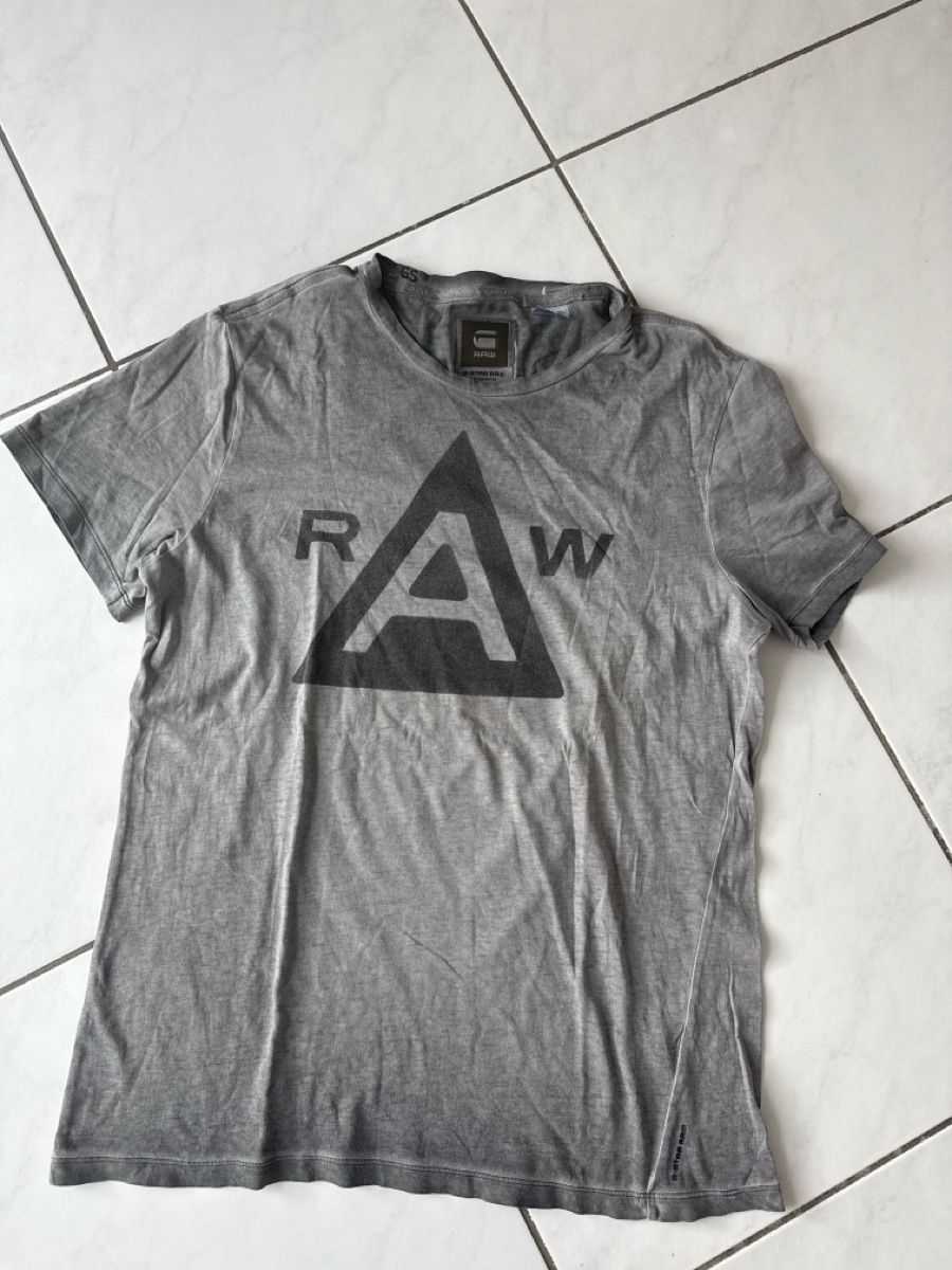 T-shirt: Shirt RAW Gr M – Usato da Zell ZH venduto da Guffos