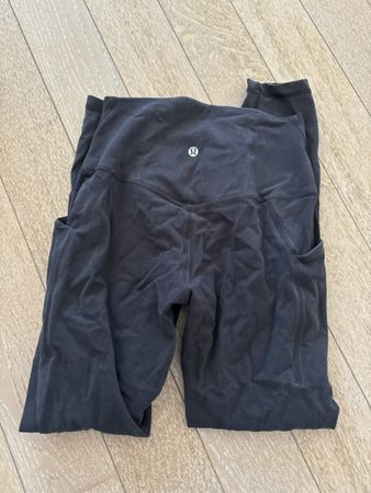 Lululemon Leggings schwarz mit Taschen Grösse unbekannt