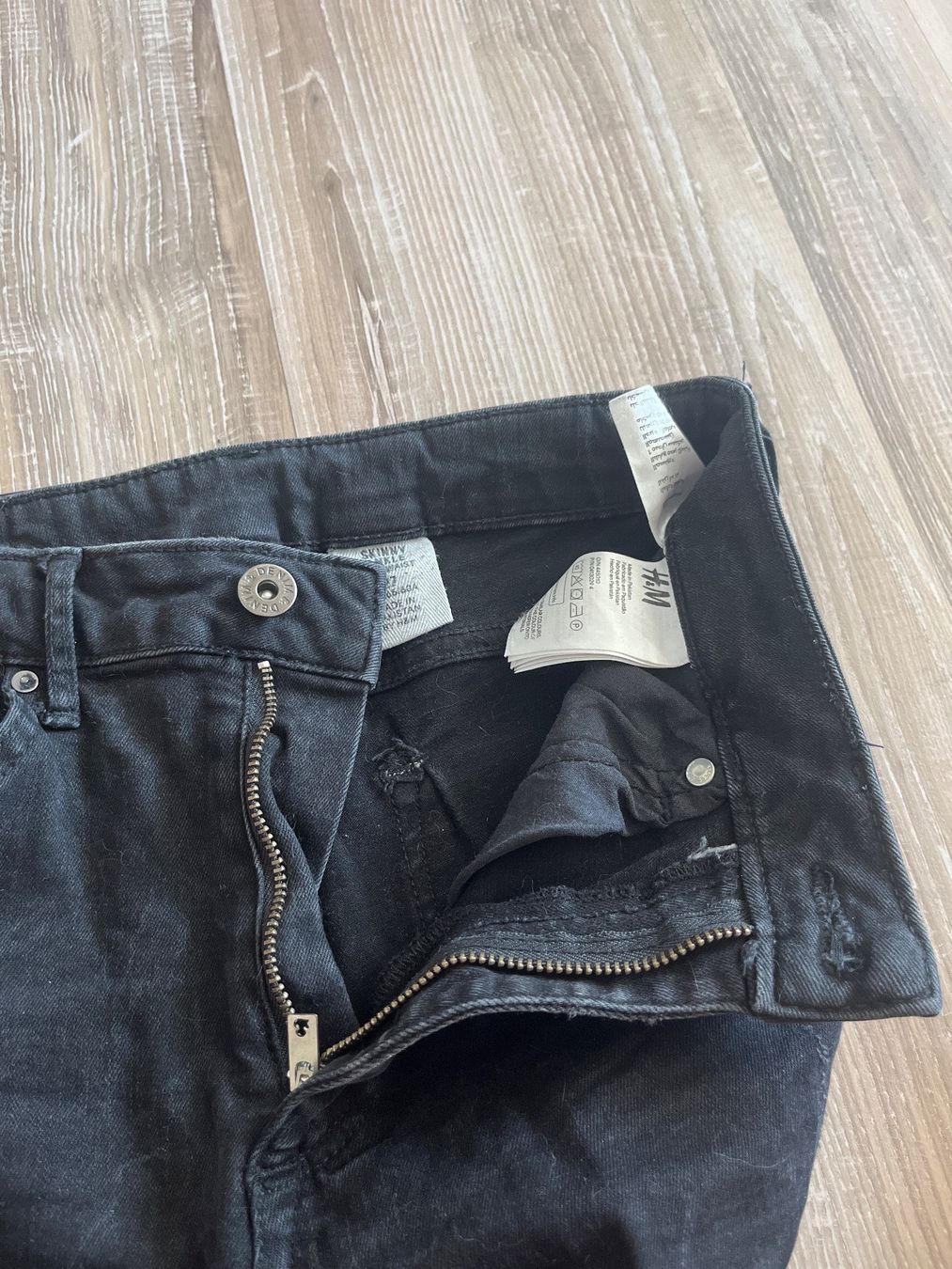 H&M Hosen: Pantalon noir H&M – Gebraucht aus Le Locle von Mayd_h 4