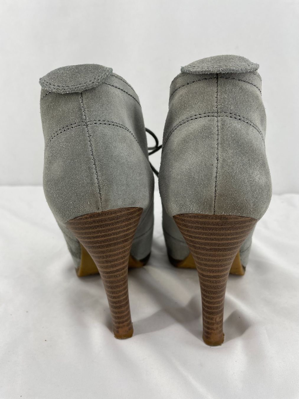 Avant Premiere Scarpe da donna: Bottes grises à talon taille 39 – Usato da Lausanne venduto da PlusValue_Lausanne 3