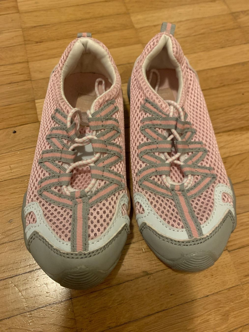 Chaussures filles: Wasser Schuhe gr.26,gute Zustand – D'occasion à Steinhausen par adija1