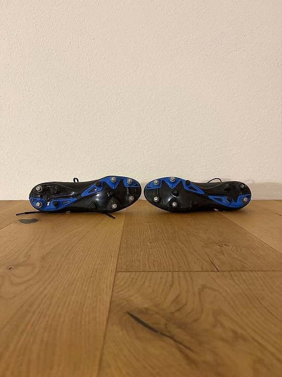 Adidas Scarpe da uomo: Fussballschuhe mit Stollen – Usato da Rehetobel venduto da nev_yrc9 2
