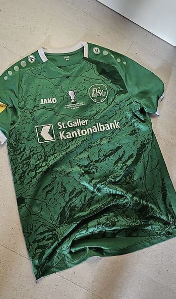 Canottiere & Pantaloni: FC St Gallen Cupfinal Trikot Quintilla #8 – Usato da Basel venduto da kleinerprinz