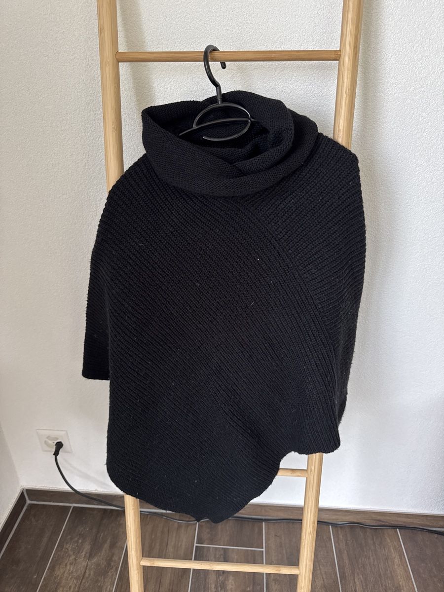 Altro in Moda donna: Poncho noir ANNA FIELD – Usato da Treyvaux venduto da MLRL