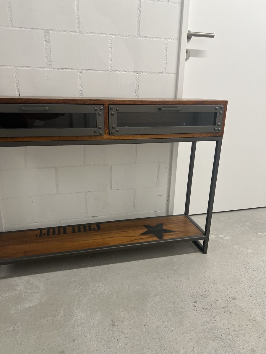 Cassettiere: Konsolentisch im Industrial Design mit 2 Schubladen – Usato da Dällikon venduto da Georgatos 1