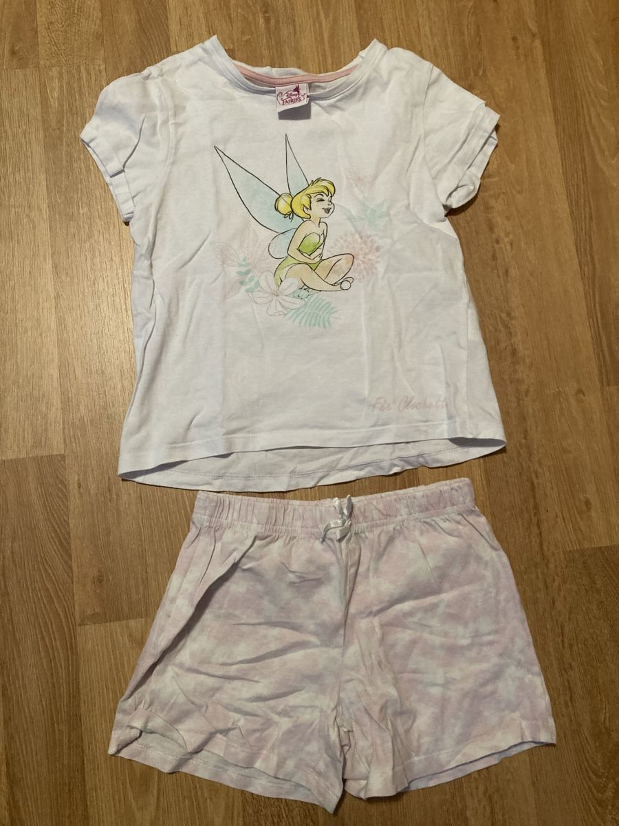 Pyjamas & Ähnliches: Tinkerbell Shorty Pyjama Gr. 128 – Gebraucht aus Emmenbrücke von JJ_89