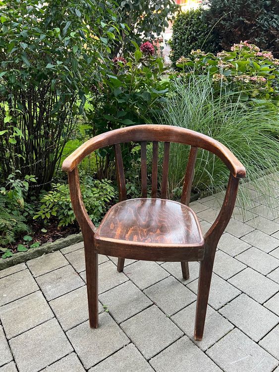 Antiker Stuhl aus Holz Kaufen auf Ricardo