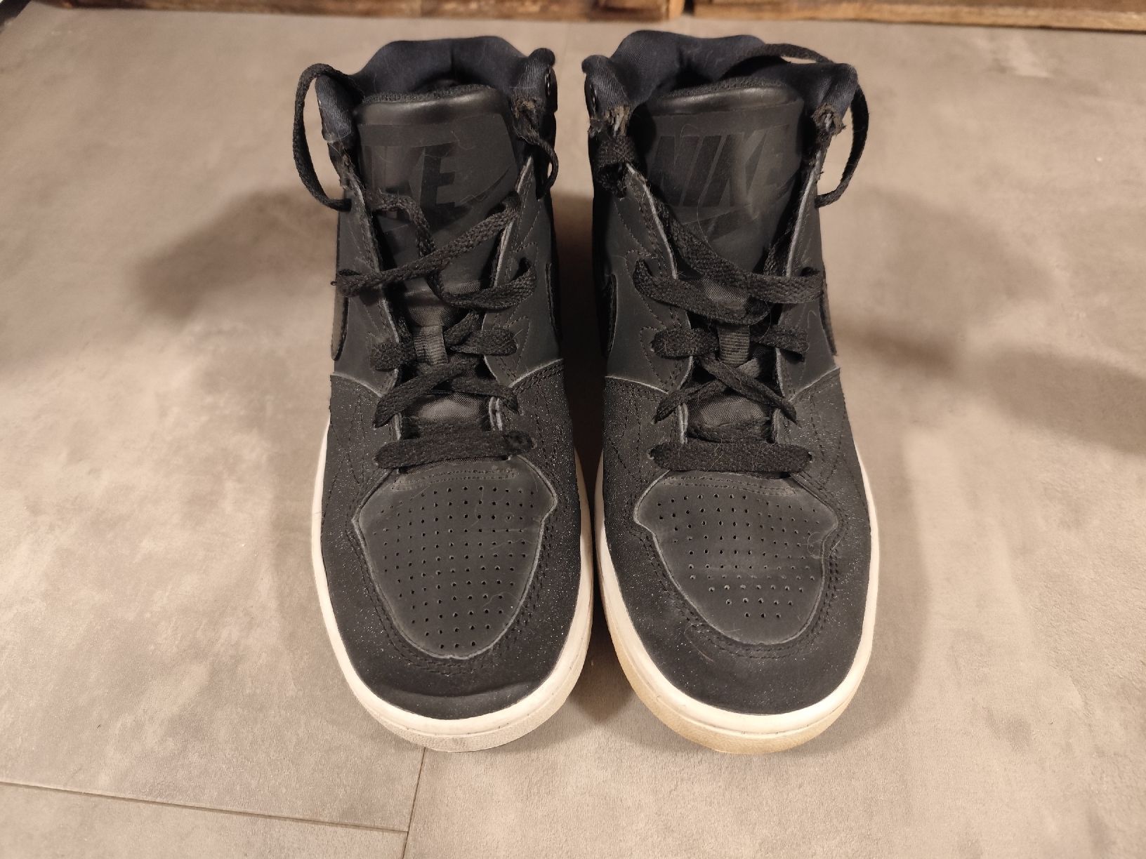 Nike Herrenschuhe: Nike Sneaker Gr. 37.5 – Gebraucht aus Wangen an der Aare von CheyenneSpahni 1