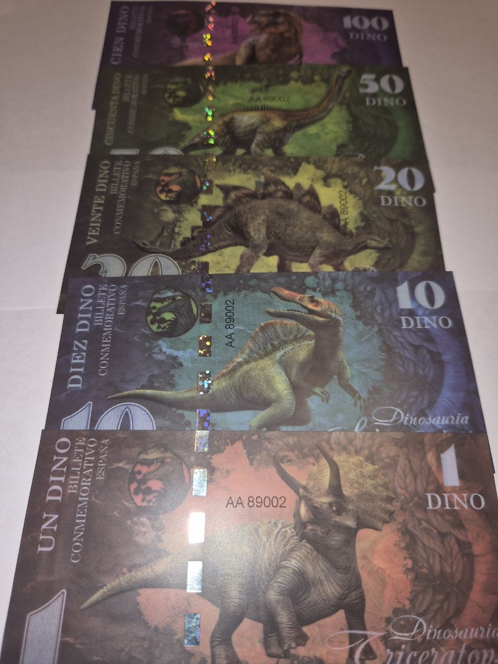 Banconote: Lots de 5 Billets commémoratifs dinosaure – Nuovo (secondo la descrizione) da Senèdes venduto da hen_fw8b 1