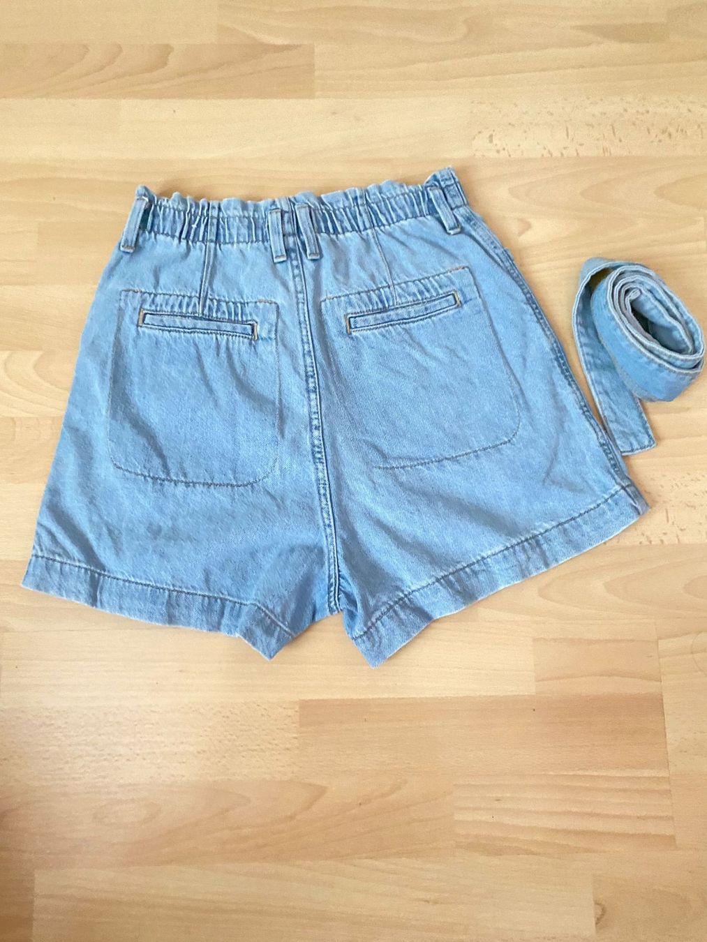 H&M Hosen: Damen Jeans  Kurzhouse – Gebraucht aus Rothrist von lil_tg5m 1