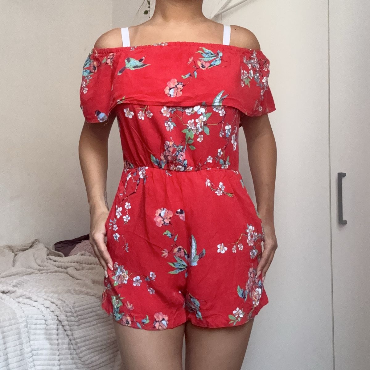 Pimkie Jumpsuits: Combishort rouge fleurs – Neuf (Voir description) à Moudon par TigerrrEye