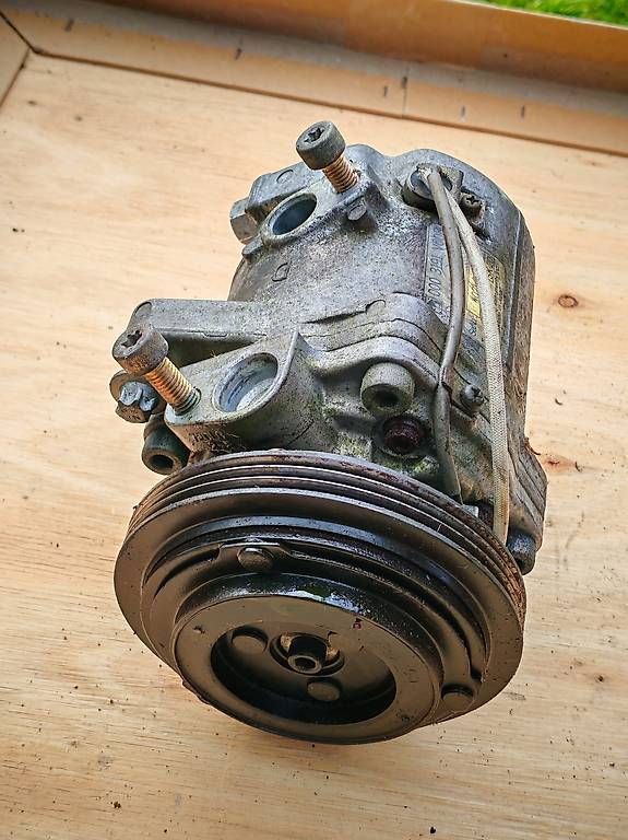 Smart Tutti pezzi di ricambio auto: Compressore AC per Smart Roadster – Usato da Cadenazzo venduto da Mulinacu