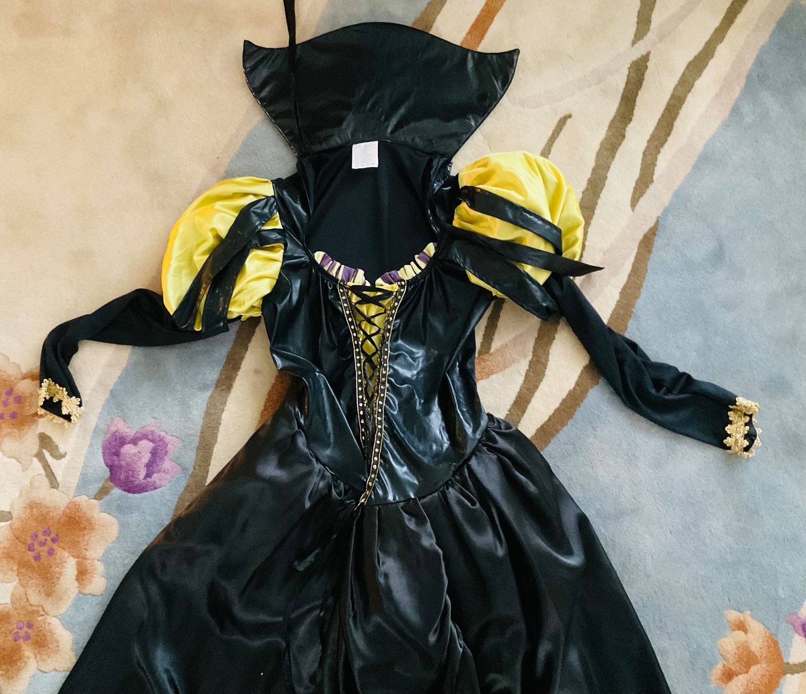 Costumes: Sublime robe de princesse baroque / médiévale - Taille M - ✨ – Neuf (Voir description) à Genève par Mazelyne 8