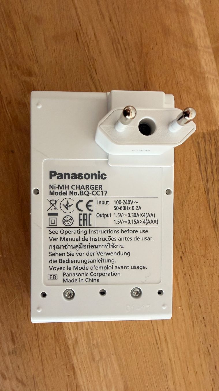 Panasonic Caricatori & Batterie: Akkuladegerät - Panasonic BQ-CC17 Advanced mit 4 Batterien – Usato da Winterthur venduto da Secondhand-Family 5