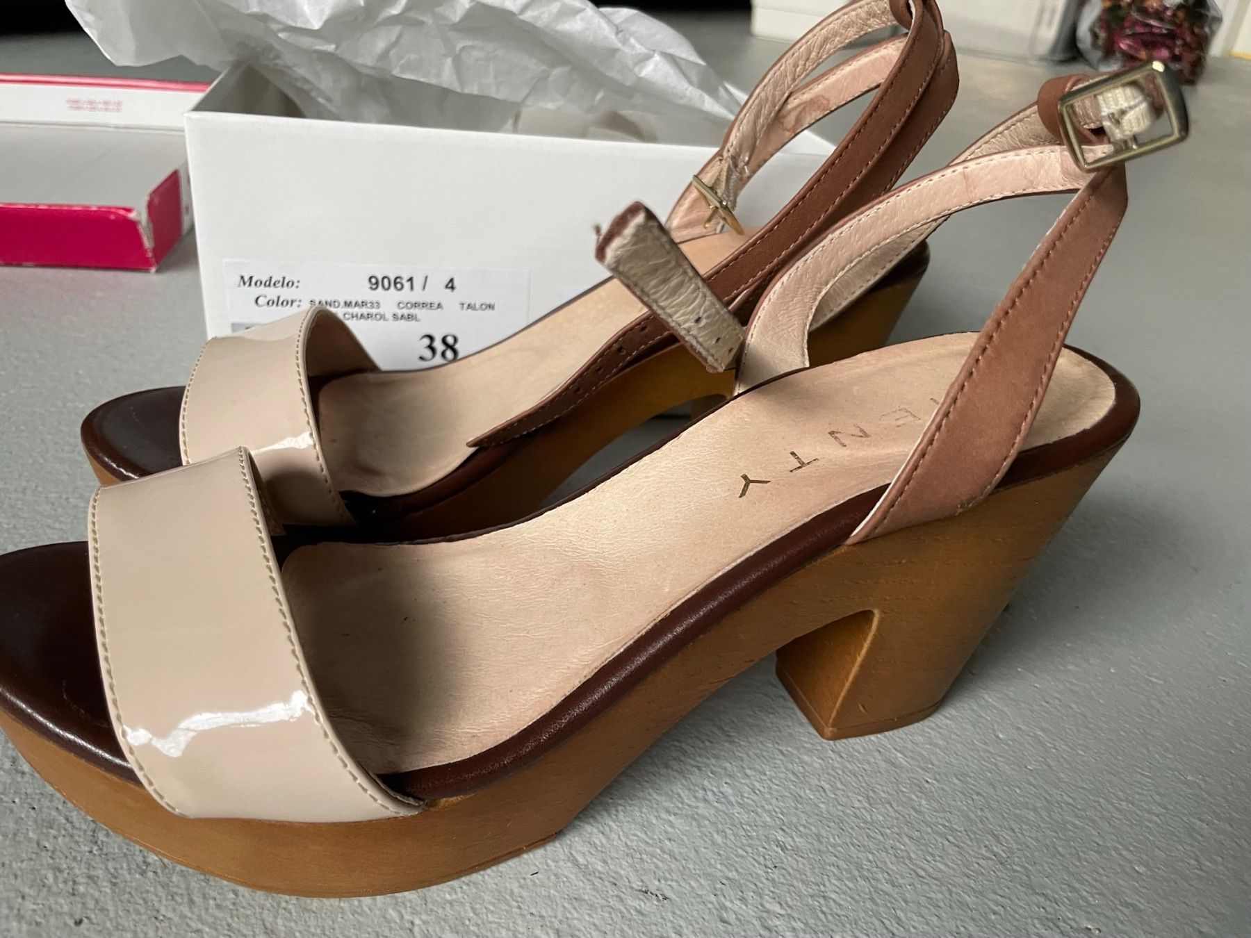 Scarpe da donna: Plateausandalen Gr.38 – Usato da Wallisellen venduto da Rally68 1