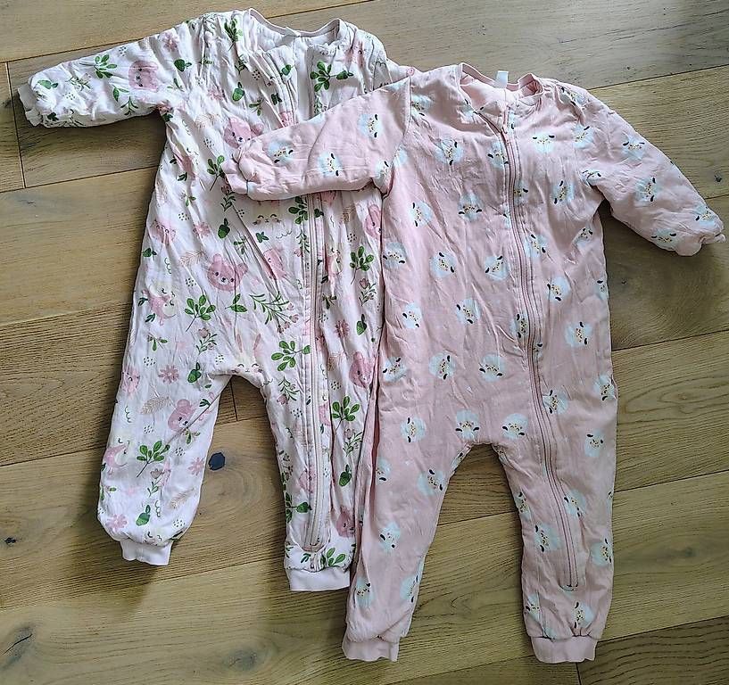 Pigiama & Simili: Neu 2 Pyjama / Schlafsack gr98-104 – Usato da Zürich venduto da Tunguskah