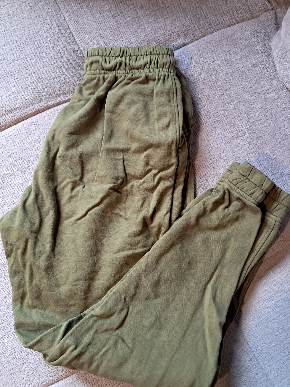 Pantalons: Olivgrüne Damen Jogginghose – Neuf (Voir description) à Rüedisbach par Wuethis-Fb1212 2